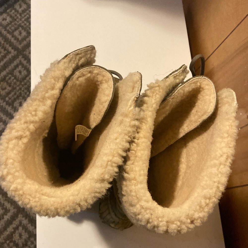 UGG boots - Picture 5 of 8